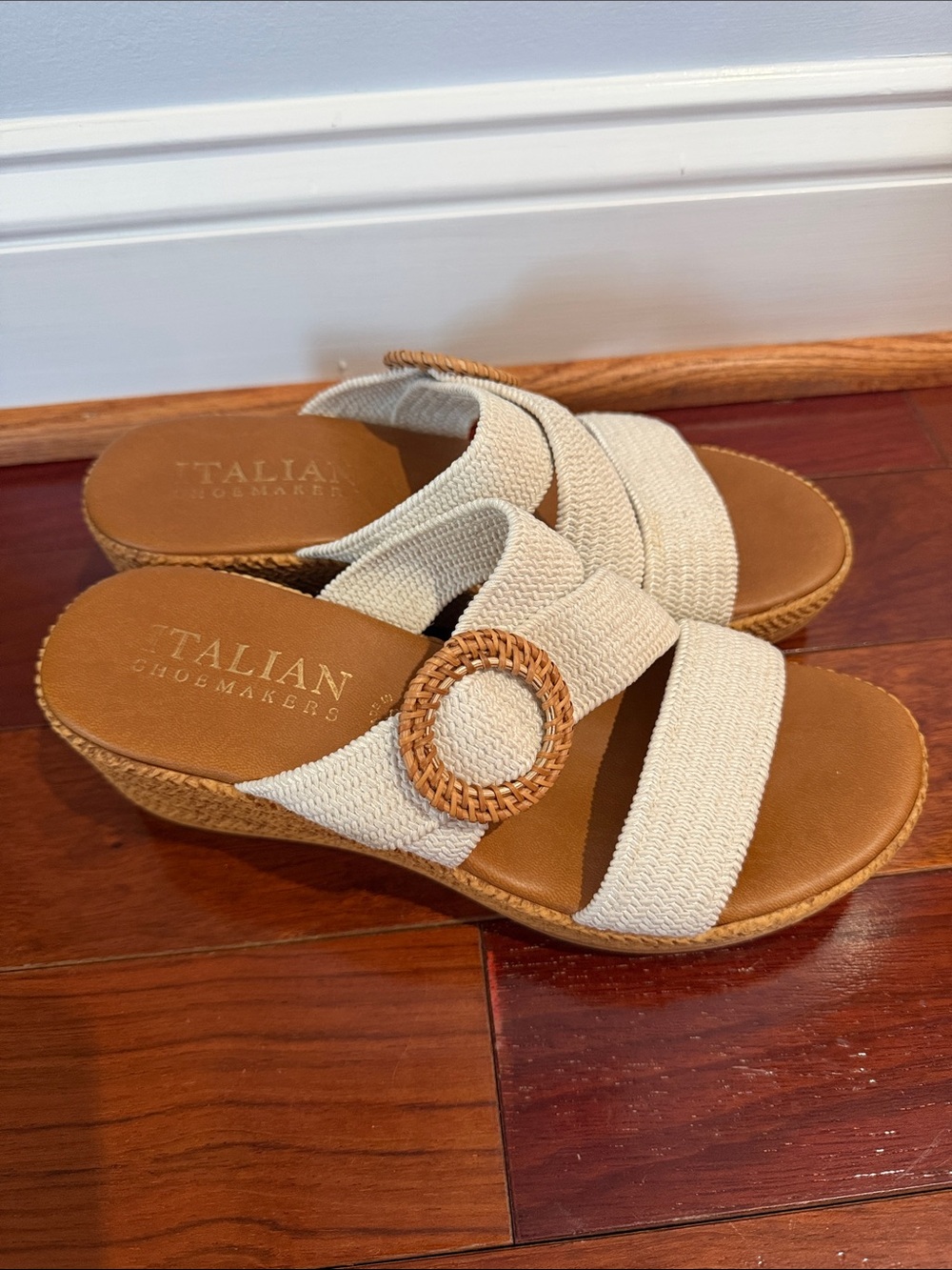 Italian Shoemakers Cream Woven Wedge Slides with Tan Footbed size 8 VGUC - Picture 2 of 4